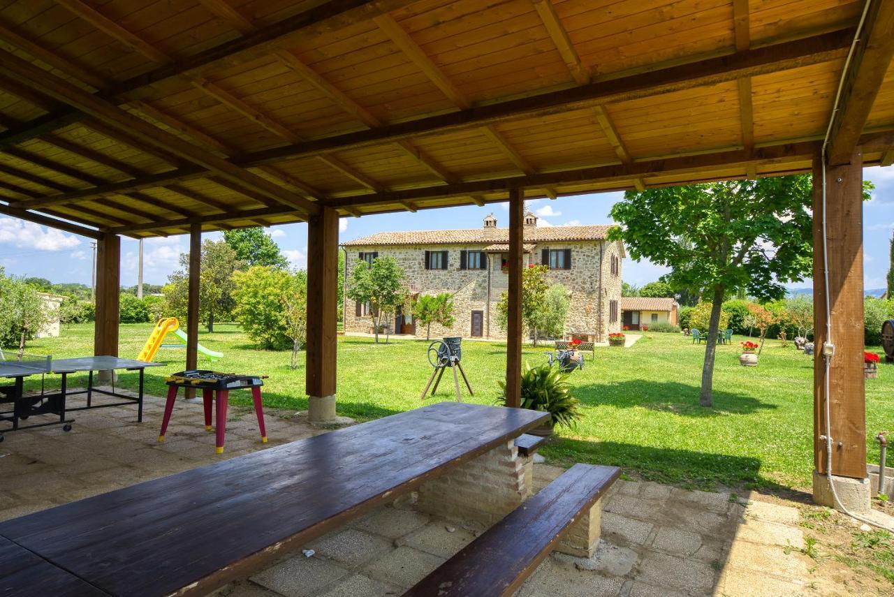Agriturismo Le Terre Del Casale アッシジ エクステリア 写真