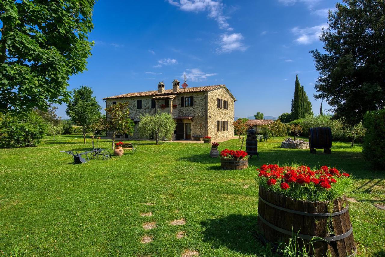 Agriturismo Le Terre Del Casale アッシジ エクステリア 写真