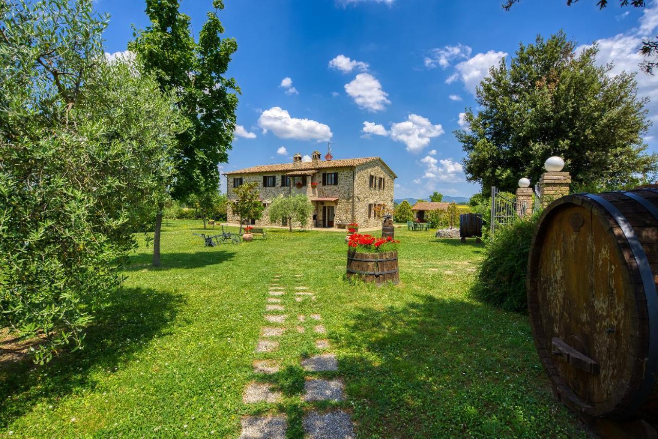 Agriturismo Le Terre Del Casale アッシジ エクステリア 写真