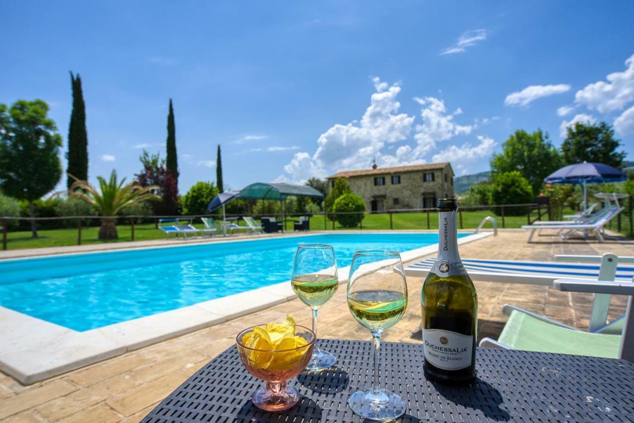 Agriturismo Le Terre Del Casale アッシジ エクステリア 写真