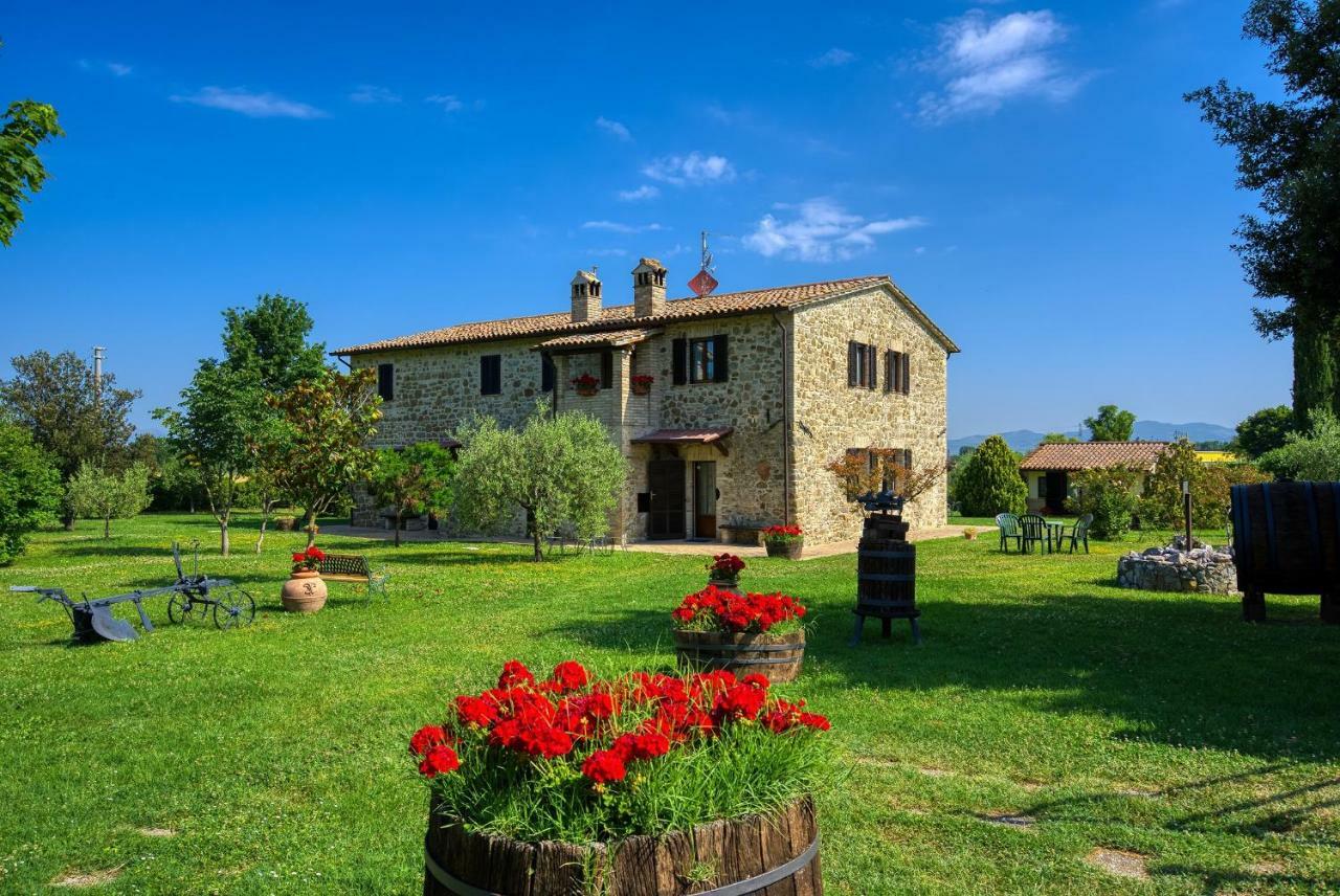 Agriturismo Le Terre Del Casale アッシジ エクステリア 写真