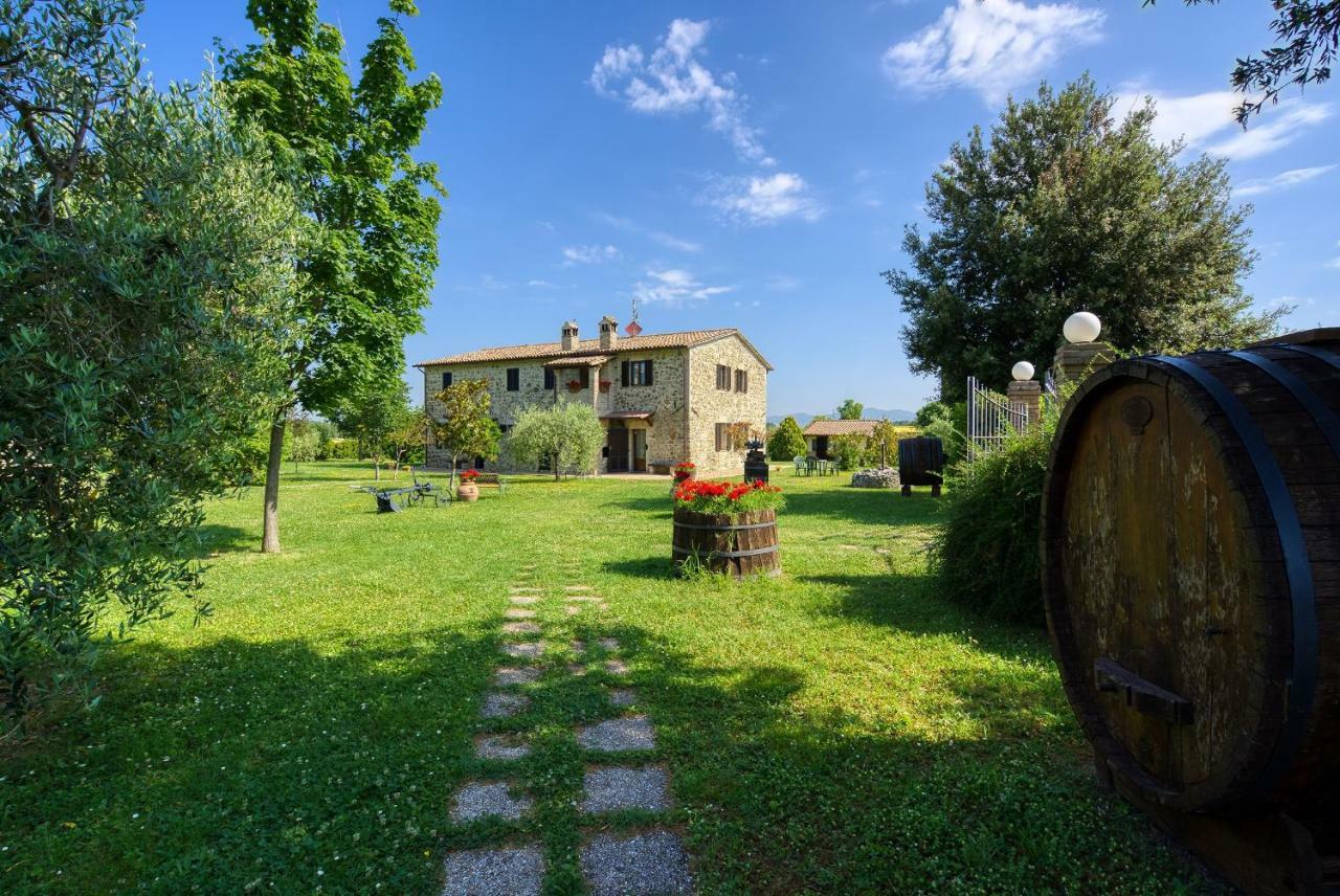 Agriturismo Le Terre Del Casale アッシジ エクステリア 写真