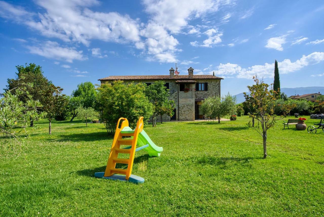 Agriturismo Le Terre Del Casale アッシジ エクステリア 写真
