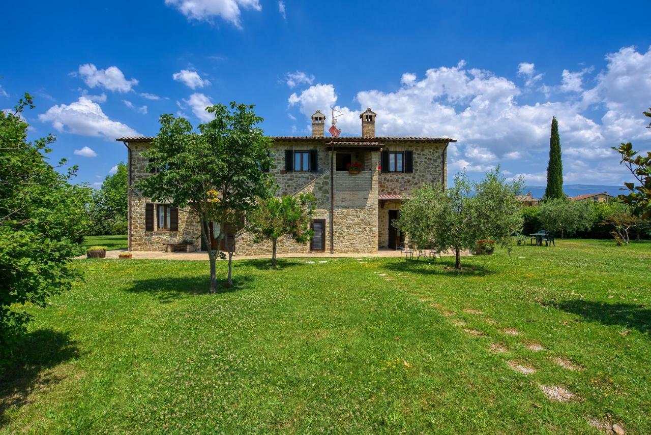 Agriturismo Le Terre Del Casale アッシジ エクステリア 写真
