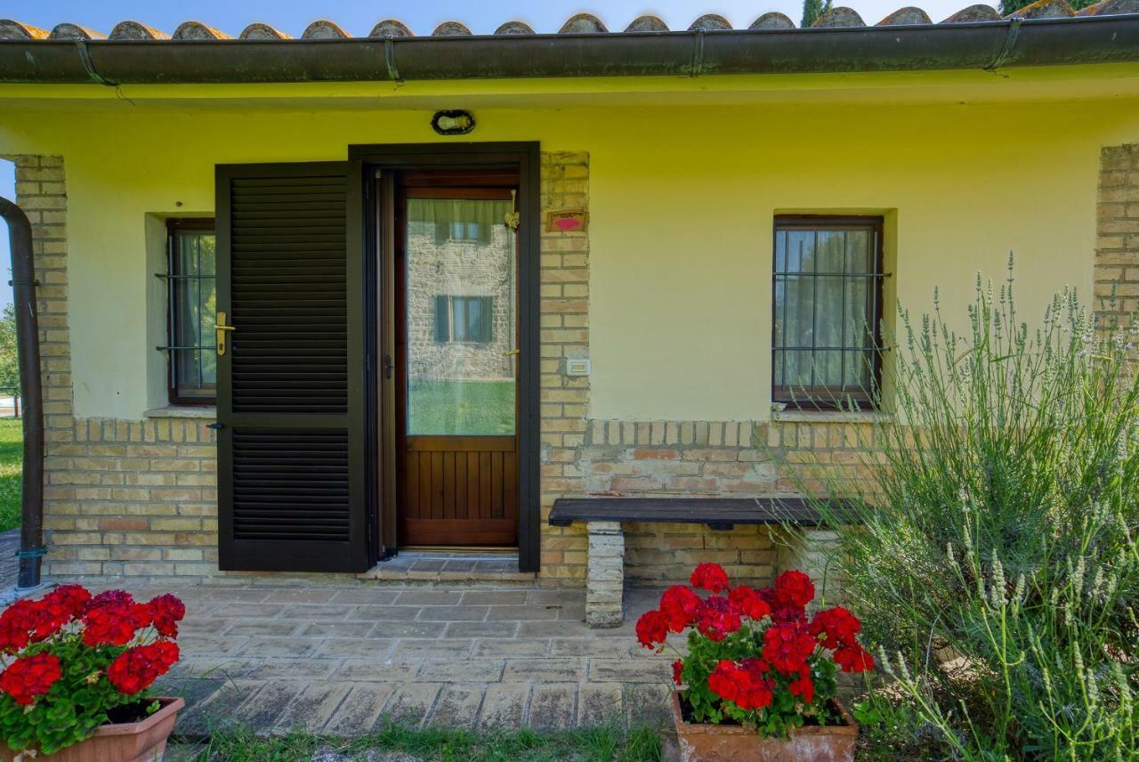 Agriturismo Le Terre Del Casale アッシジ エクステリア 写真
