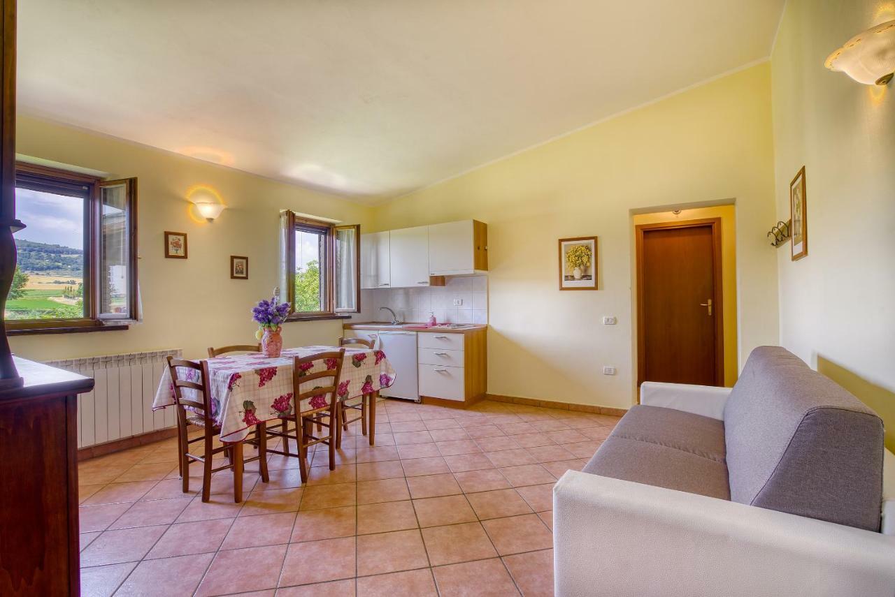 Agriturismo Le Terre Del Casale アッシジ エクステリア 写真