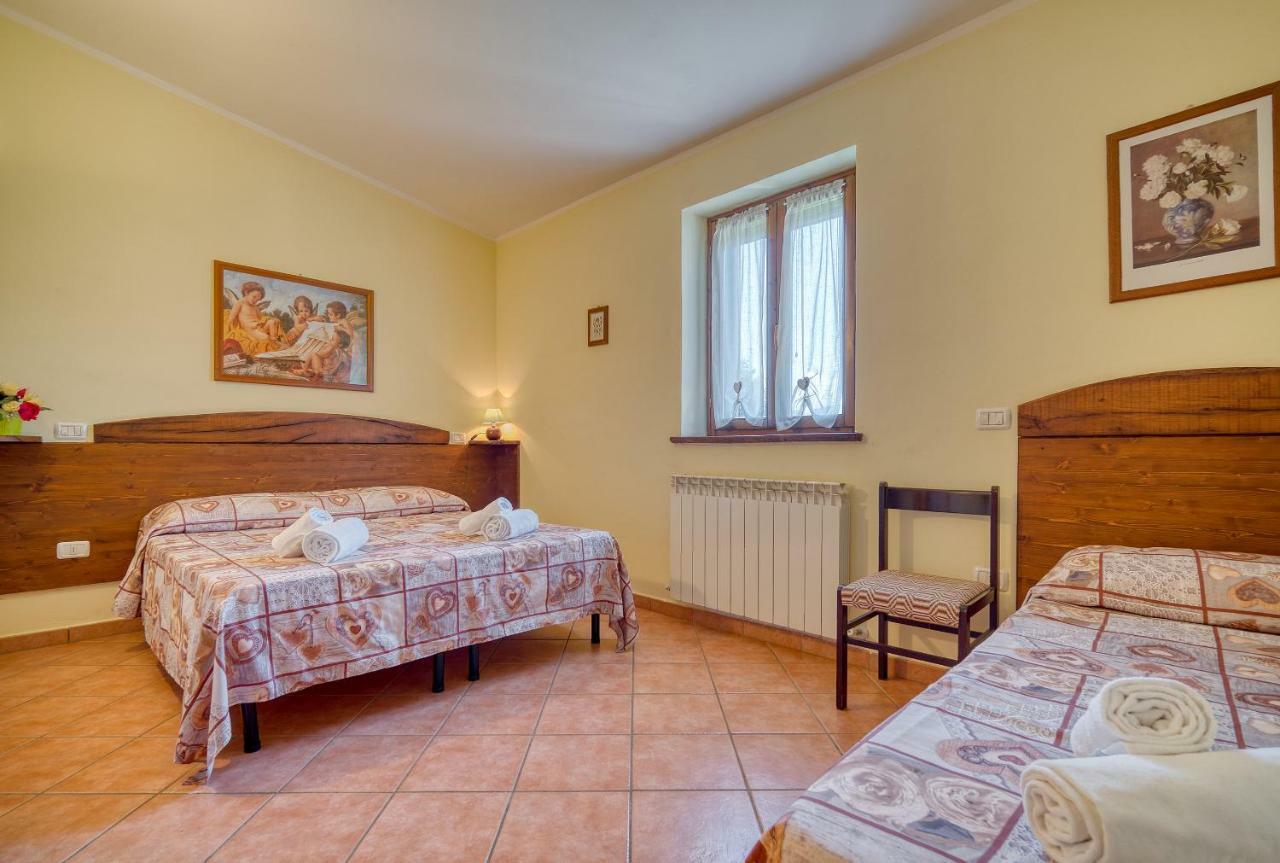 Agriturismo Le Terre Del Casale アッシジ エクステリア 写真