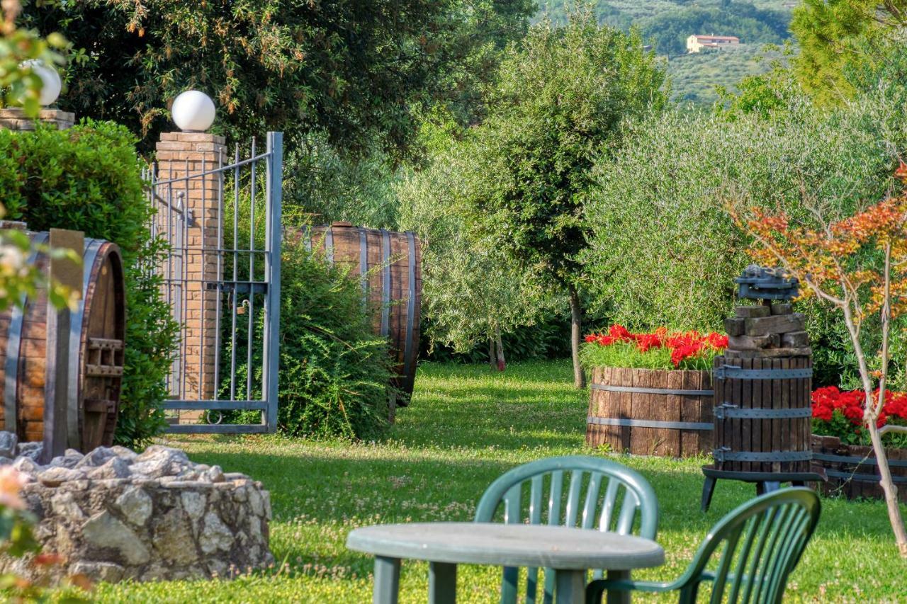 Agriturismo Le Terre Del Casale アッシジ エクステリア 写真